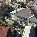 Rosenovi Guest house 3*