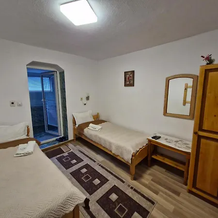 Rosenovi Guest house