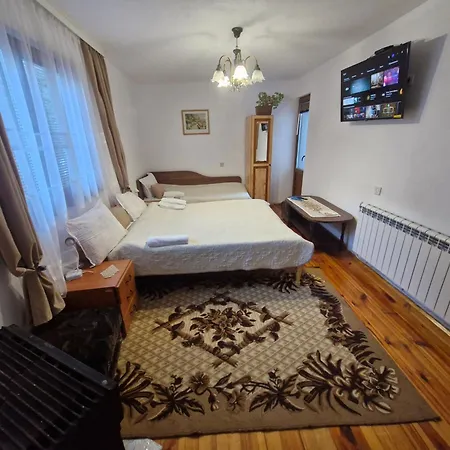 Guest house Rosenovi 3*