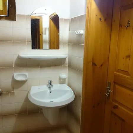 Rosenovi Guest house 3*