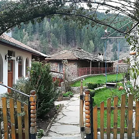 Rosenovi Guest house