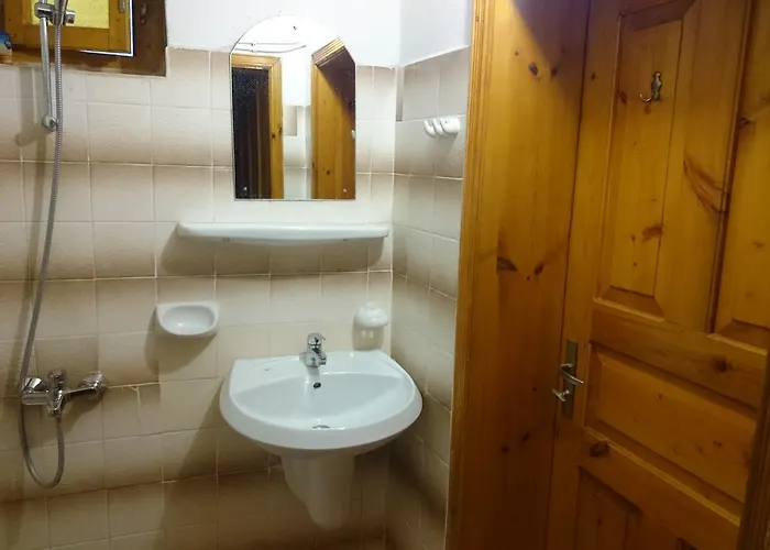 Rosenovi Guest house 3*