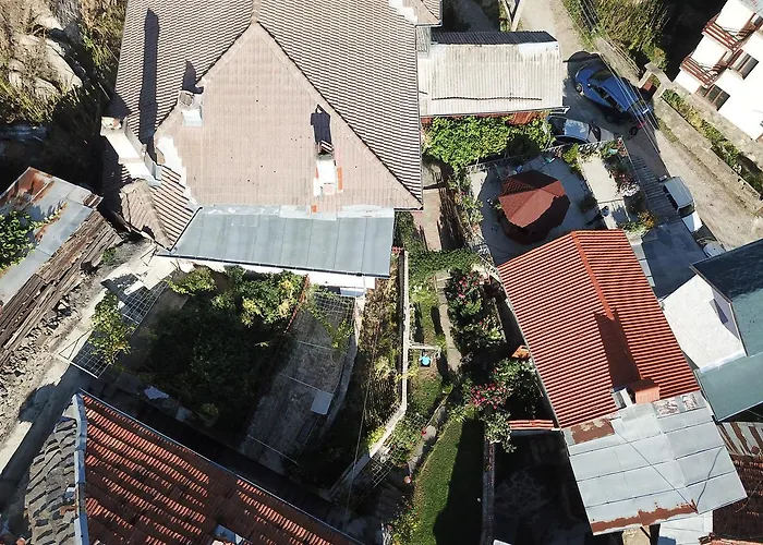 Rosenovi Guest house 3*