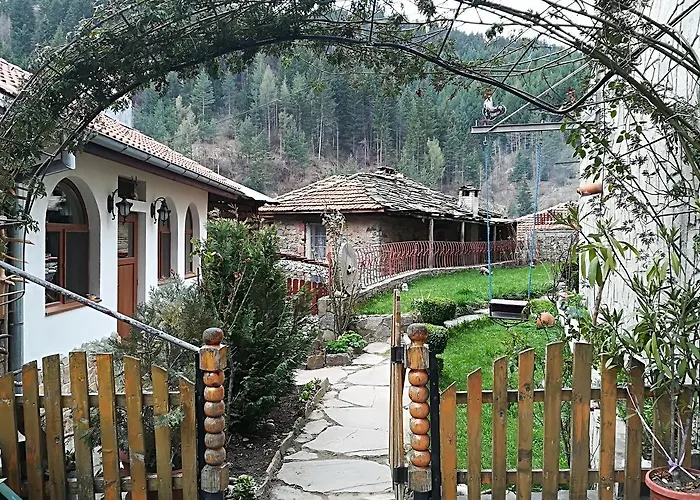 Rosenovi Guest house